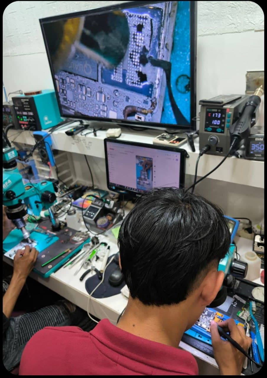 Lab repair iPhone Lumajang
